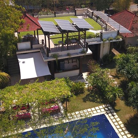 Hotel Batu Ampar Menjangan Banyuwedang Exterior foto
